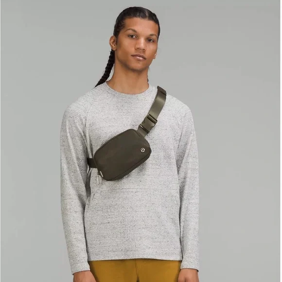 Lululemon Everywhere Belt Bag Camo Crossbody Sling Bag Nwt - Picture 6 of 6